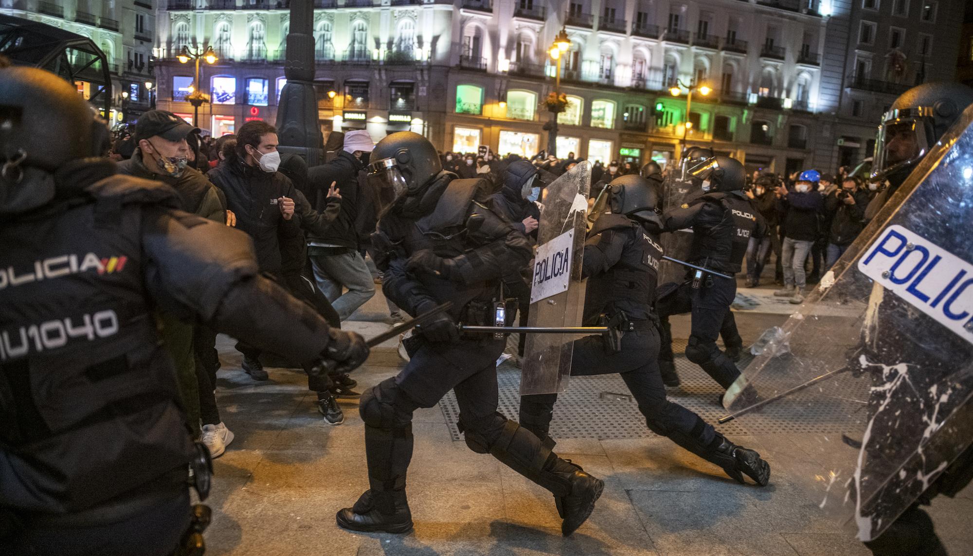 Manifestación en Madrid contra el encarcelamiento del rapero Pablo Hasél. - 11