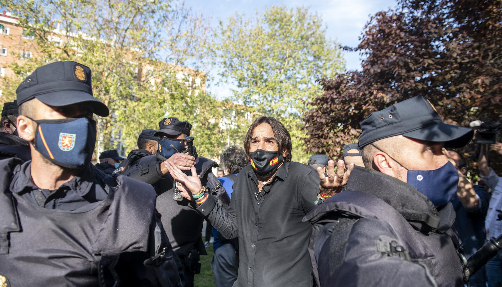 Mitín de Vox en Vallecas y carga policial - 1